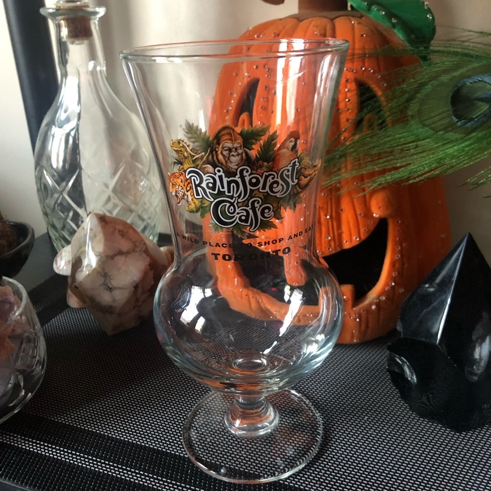 Vintage 2000 rainforest café Toronto hurricane Glass